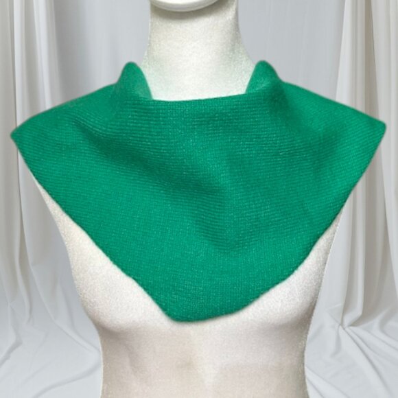 Handcrafted Green Knitted Shawl – Soft Triangle Neck Wrap - Picture 1 of 4